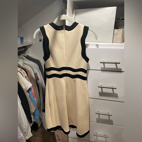 GUCCI DRESS - Picture 2 of 4